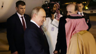 Putin auf seltener Auslandsreise in den Emiraten und Saudi-Arabien