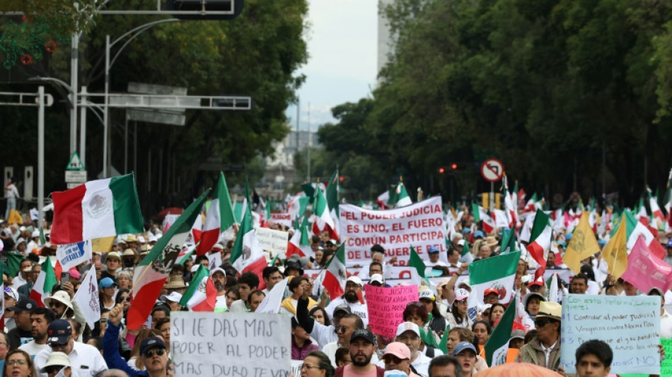 Tausende demonstrieren gegen geplante Justiz-Reform in Mexiko