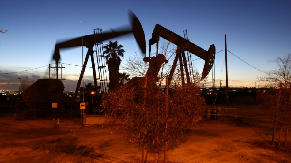 Crisis de Ucrania desafía cautela de industria petrolera ante altos precios