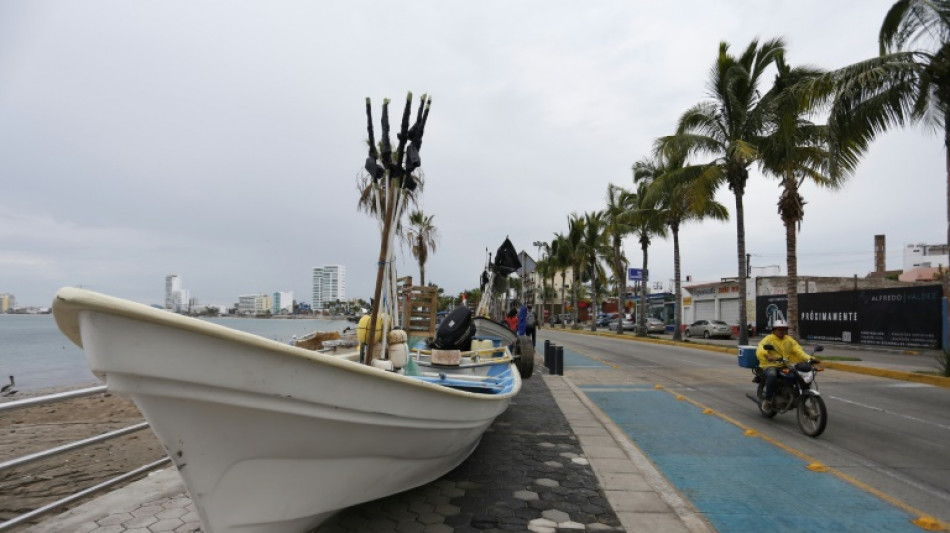 Hurricane Orlene hits Mexico's Pacific coast before weakening