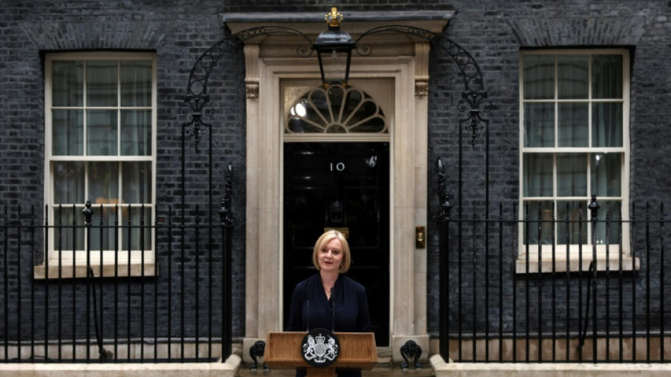 Entrée à Downing Street, Liz Truss promet de sortir le Royaume-Uni de la "tempête"