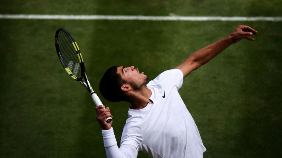 Alcaraz pasa como un rayo a octavos de final de Wimbledon