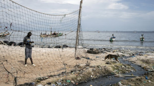 A Dakar, le sachet d'eau en plastique, on le boit et on le jette 