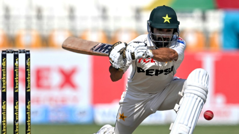 Pakistan extend lead beyond 200 in second England Test