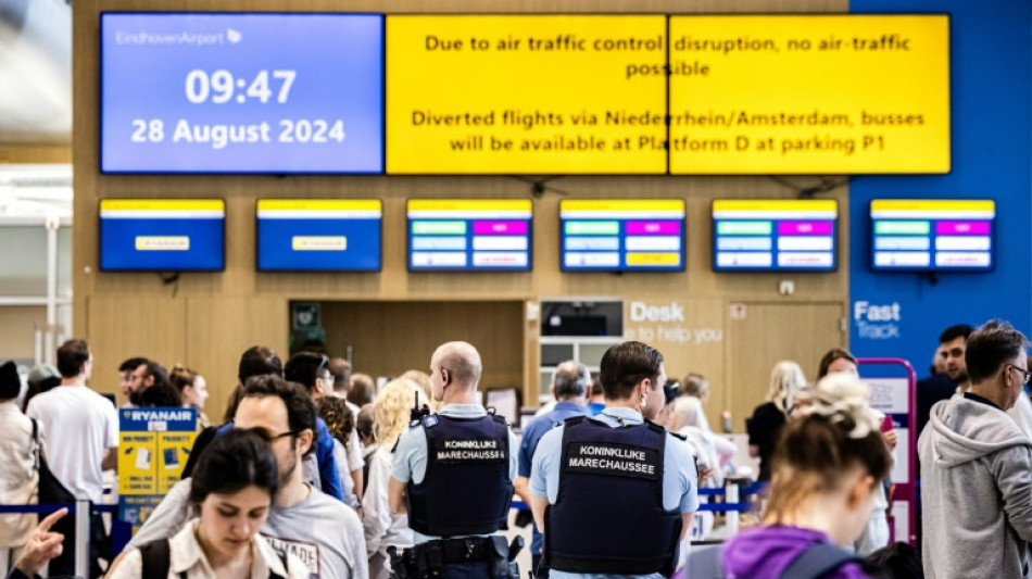 Flights resume after outage paralyses Dutch airport, services