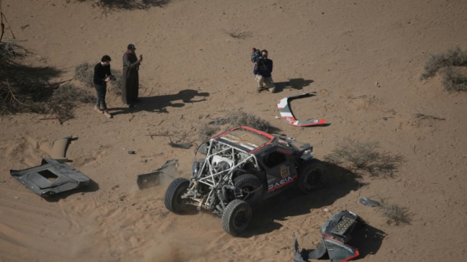 Dakar-2025: accidenté, Loeb finit la 3e étape avec 1h de retard