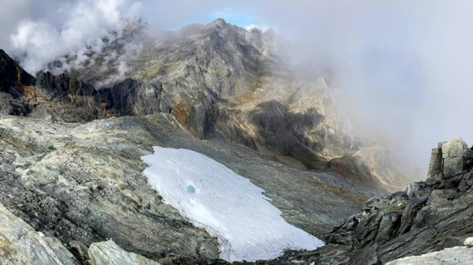 Une couverture thermoplastique pour sauver le dernier glacier vénézuélien: "Absurde" selon les experts