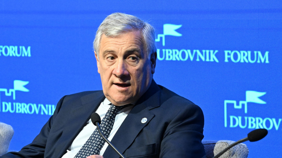 Tajani, lavoreremo con qualsiasi governo scelto da francesi