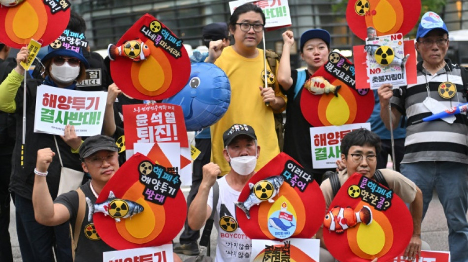 Jefe del OIEA visita Seúl, en medio de protestas por vertidos de agua tratada de Fukushima