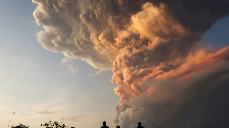 Indonesischer Vulkan speit neun Kilometer hohe Aschewolke aus