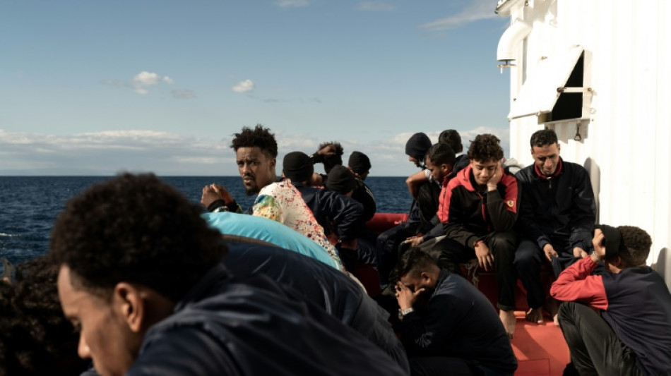 Italie: des centaines de migrants bloqués en mer, tensions entre Paris et Rome