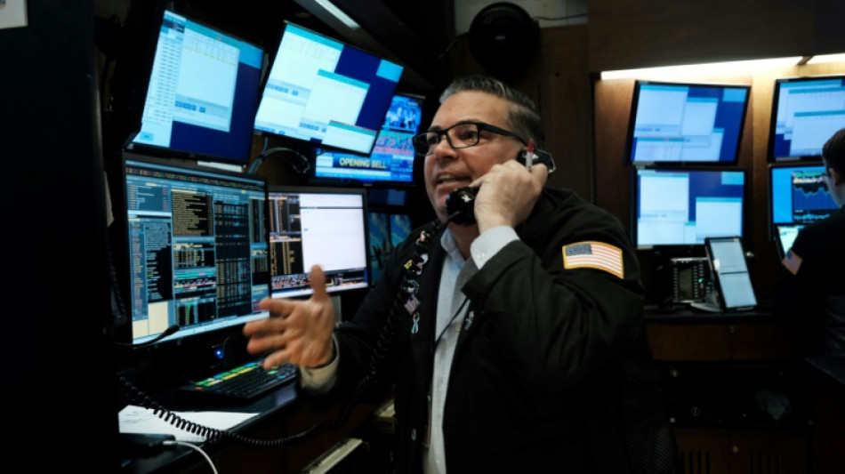 Wall Street termine en baisse, plombée par la technologie