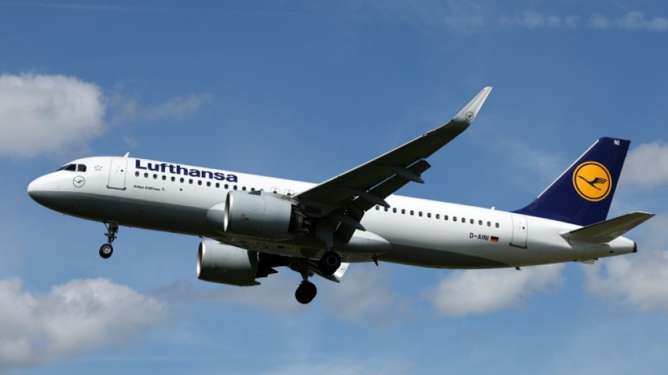 Lufthansa to add environmental charge to fares