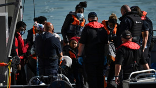 Royaume-Uni: plus de 1.300 traversées illégales de la Manche en une journée, du jamais vu