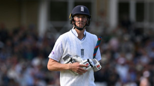 England set 299 to win second Test and series against New Zealand