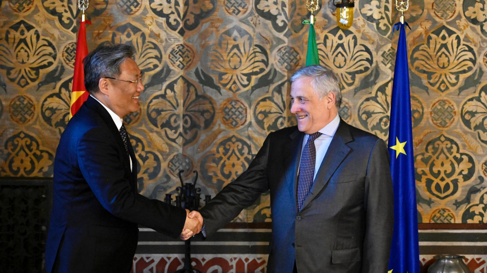  Tajani, rafforzare dialogo tra Cina e Italia 