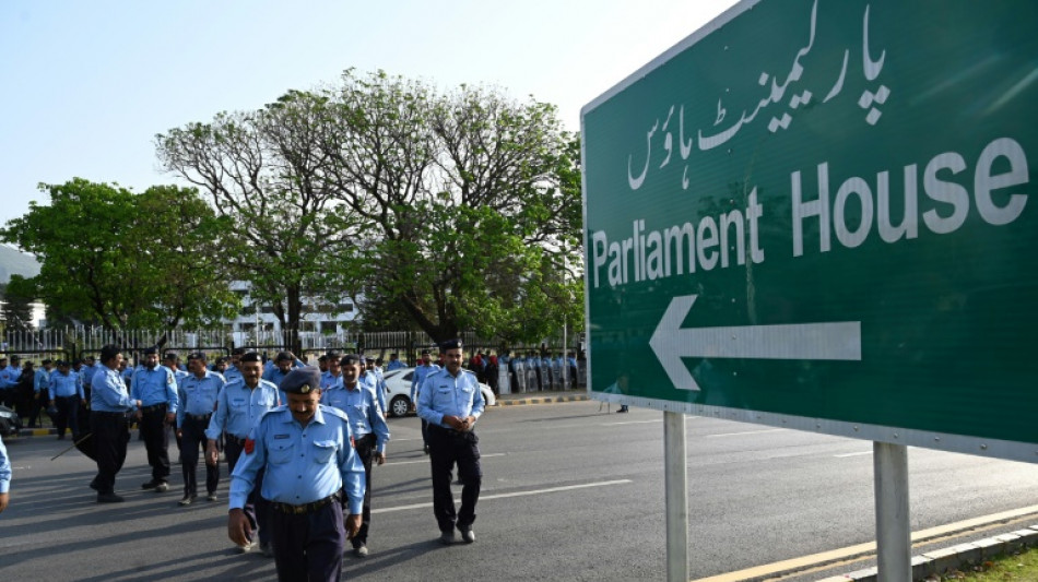 Pakistans Parlament unterbricht Sitzung zum geplanten Misstrauensvotum gegen Khan