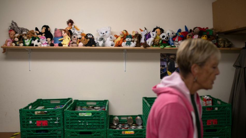 Anti-poverty campaigners put UK govt under pressure on child welfare