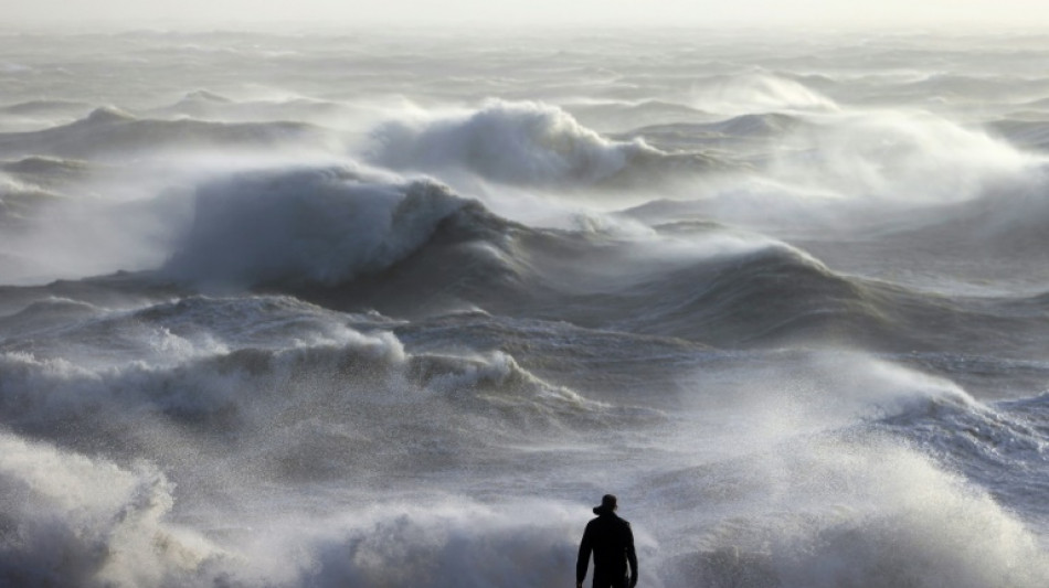 Alertes inondations et routes coupées au Royaume-Uni après la tempête Henk