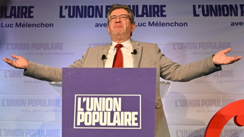 En Ile-de-France, Mélenchon très légèrement en tête, Macron s'impose à Paris