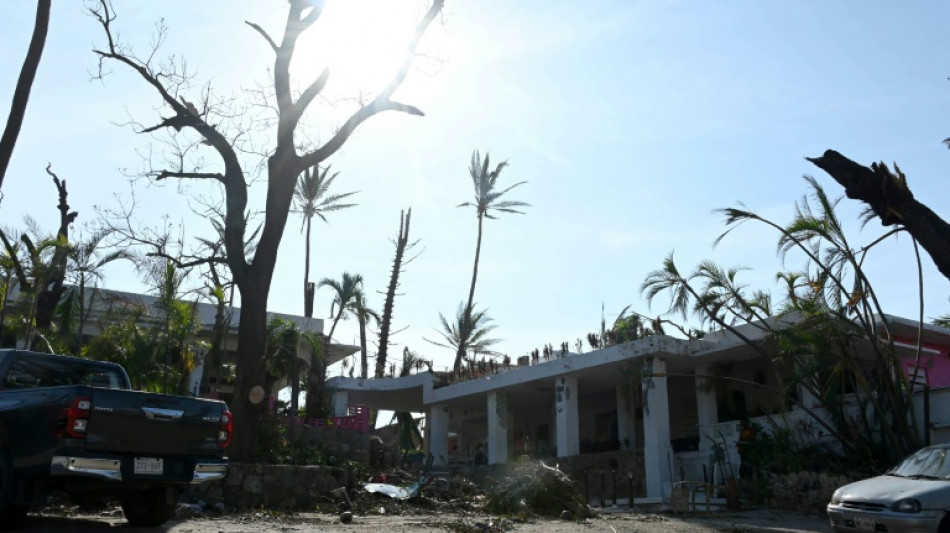 El gobierno mexicano anuncia un plan de apoyo a los damnificados por el huracán Otis