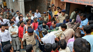 Al menos 13 muertos en un colapso del piso de un templo en India