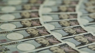 Yen hits 34-year low, equity markets mixed before key US data