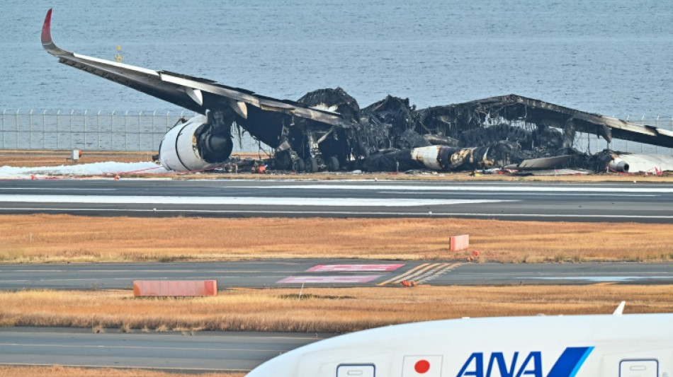 Japan Airlines dice que avión fue autorizado a aterrizar antes de colisión