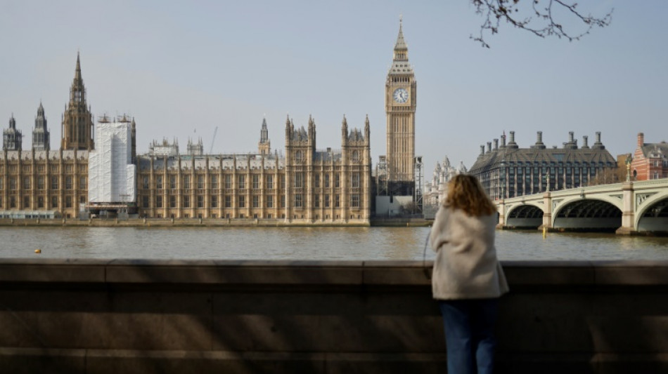  UK economic growth slows in first quarter 