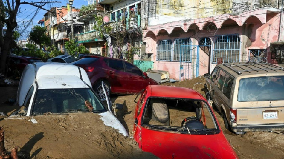 Otis deja 27 muertos y una estela de daños en el puerto mexicano de Acapulco