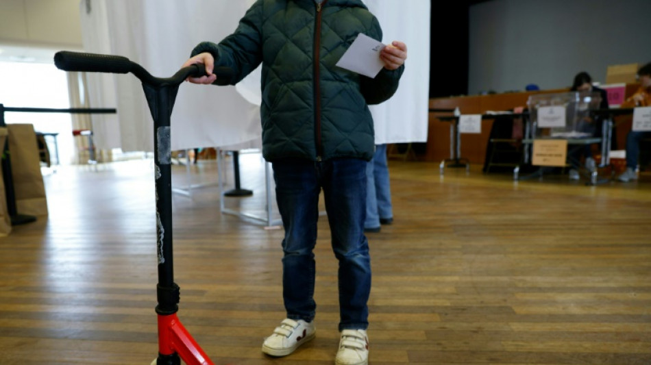 Paris dit non et bientôt adieu aux trottinettes électriques en libre-service