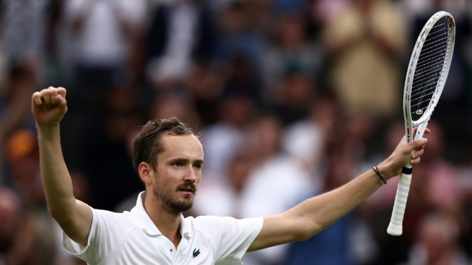 Wimbledon: Daniil Medvedev bat Jannik Sinner et retrouve les demi-finales