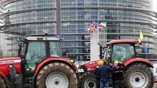 Des tracteurs dans Bruxelles, les 27 en passe d'élaguer les règles agricoles