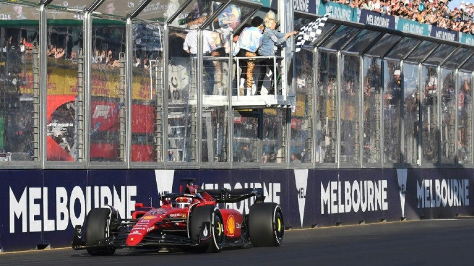Leclerc reina en Australia delante de Pérez, Verstappen abandona