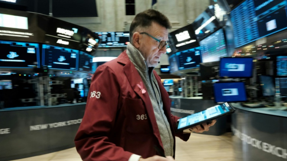 Wall Street clôt en baisse, plombée par le secteur technologique craintif sur les taux