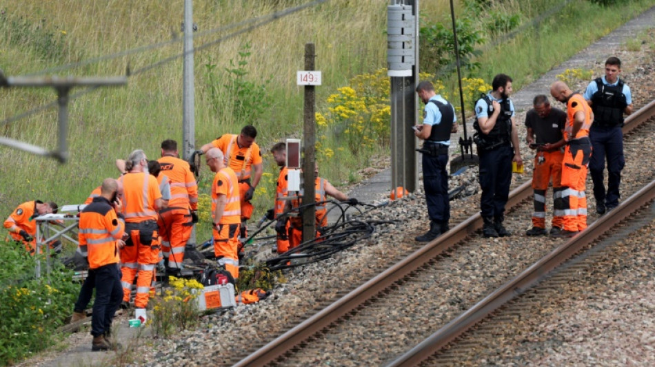 Sabotages sur le réseau de trains SNCF: trafic encore perturbé, l'enquête se poursuit