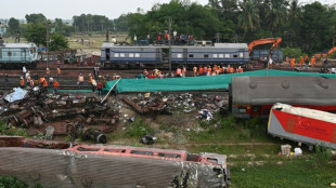 El servicio de trenes se reanuda en India 51 horas después del mortífero accidente