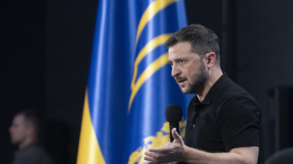  Zelensky su maxi-rimpasto, abbiamo bisogno di nuova energia 