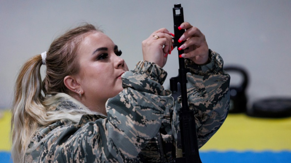 Dans l'Oural russe, une "Garde féminine" se forme au combat