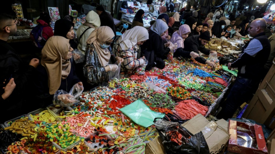 La disparada de los precios afecta los preparativos del Ramadán en el mundo musulmán