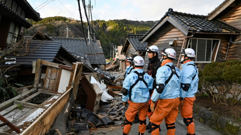 Lluvias dificultan rescate tras sismo que dejó 62 muertos en Japón