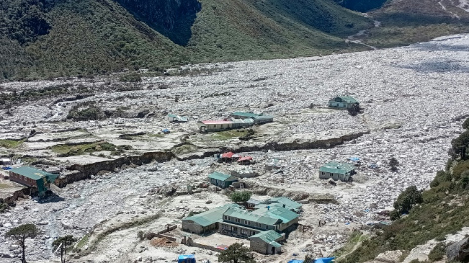  Nepalis fear more floods as climate change melts glaciers 