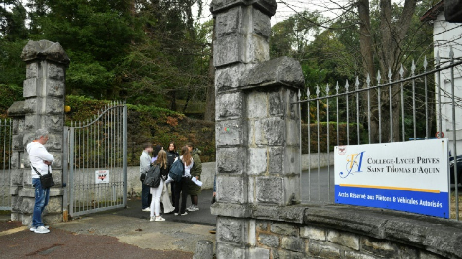 Una profesora muere apuñalada por un alumno en plena clase en Francia