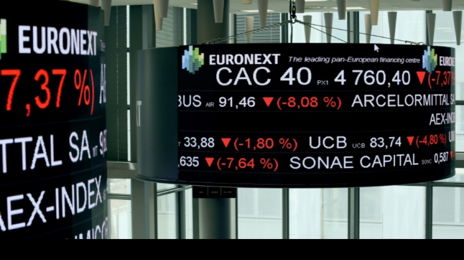 La Bourse de Paris amplifie sa chute et perd 3%, Francfort -2,77% 