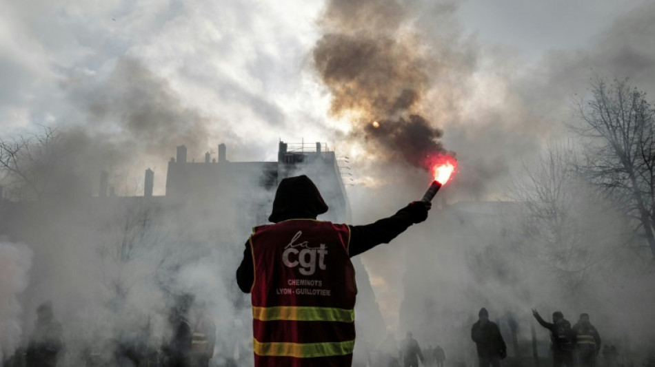 Dockers, raffineurs et électriciens en grève jeudi, la CGT veut attiser la flamme du mouvement