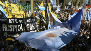 Dans une Argentine sous le choc, manifestations massives contre l'attentat de Kirchner