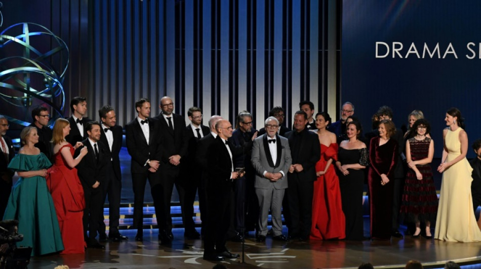 "Succession", "The Bear" y "Bronca" arrasan en una nostálgica noche de Emmy