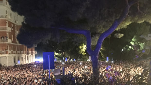 In migliaia ad applaudire Raf alla Festa del mare