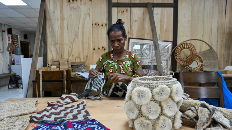 Papouasie-Nouvelle-Guinée: la mode des sacs "bilums" fait le bonheur des tisserandes