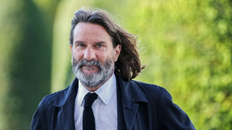 L'écrivain français Beigbeder accusé de viol: enquête classée sans suite